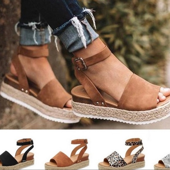 Shoes - STRAP BUCKLE SANDALS
